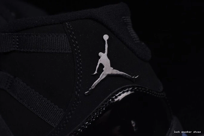 Rep LUCY Gown Jordan 11 black 378037-005 and Cap Air 0814